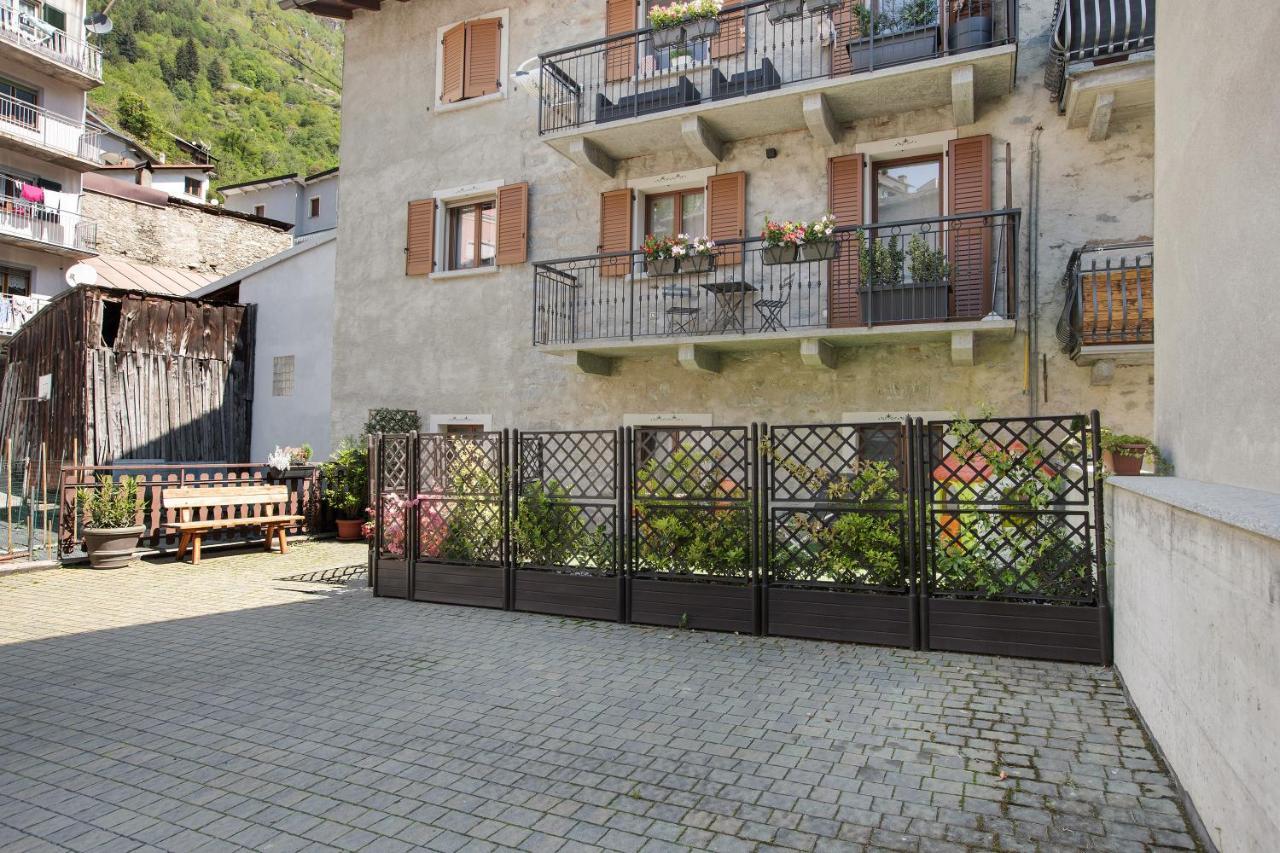 La Maison Du Bonheur Grosio Apartment Bagian luar foto