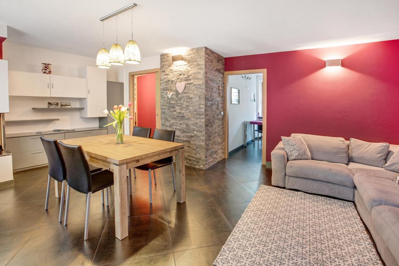 La Maison Du Bonheur Grosio Apartment Bagian luar foto