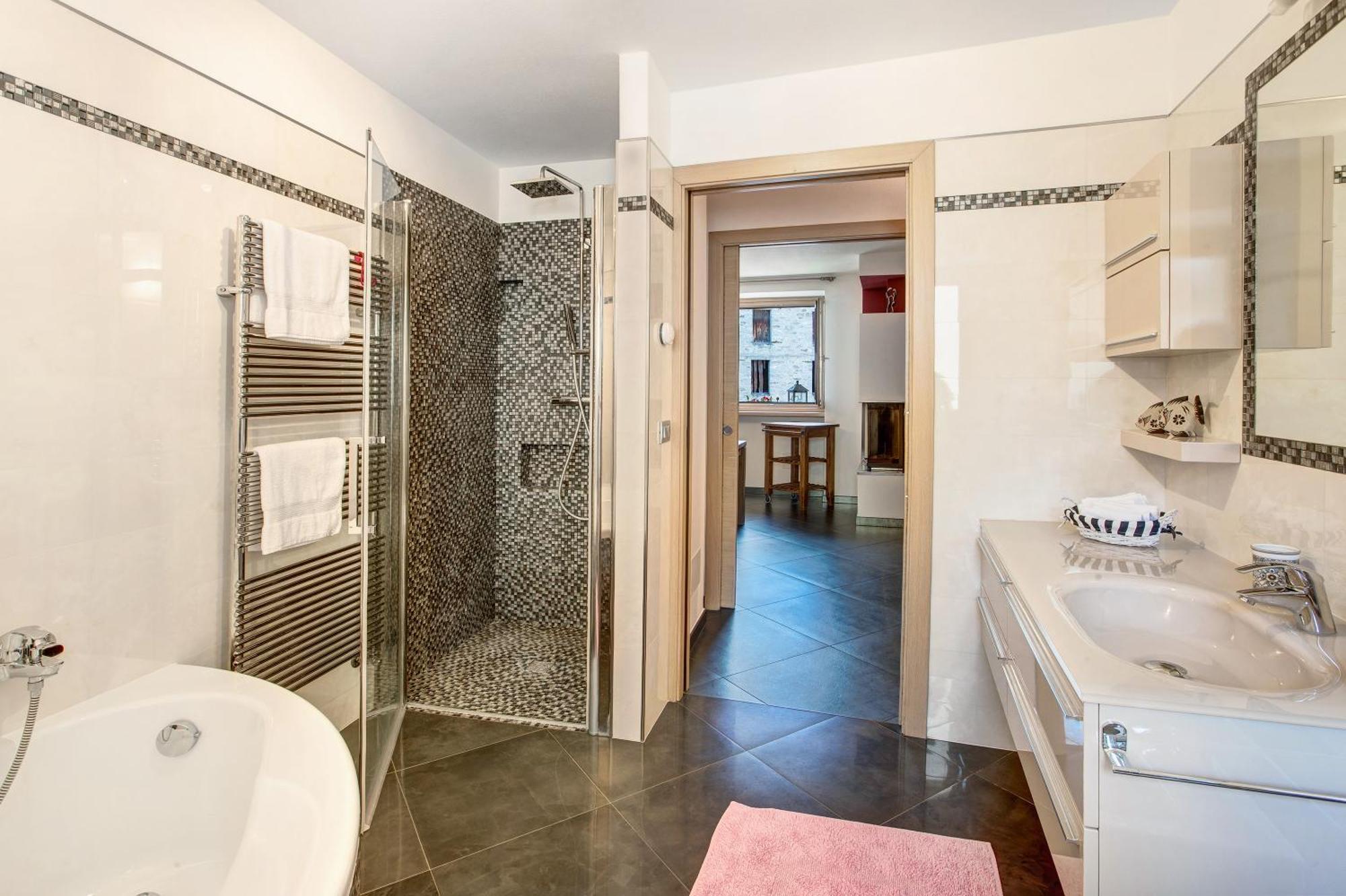 La Maison Du Bonheur Grosio Apartment Bagian luar foto